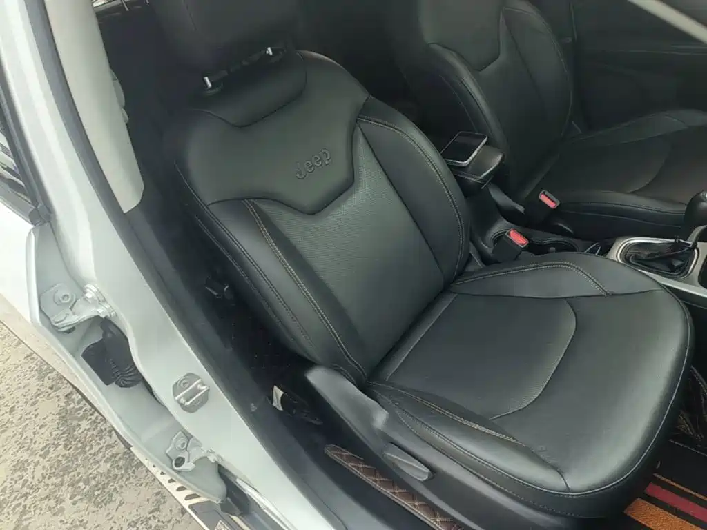 Jeep Compass — миниатюра 25