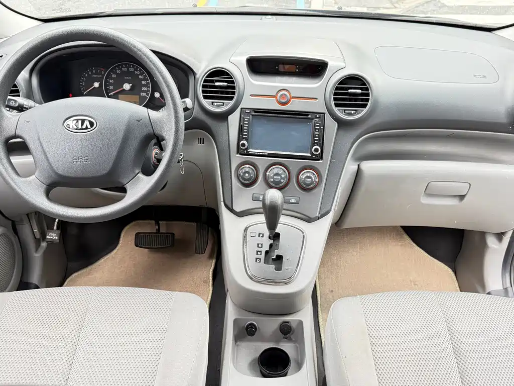 Kia Carens — миниатюра 19