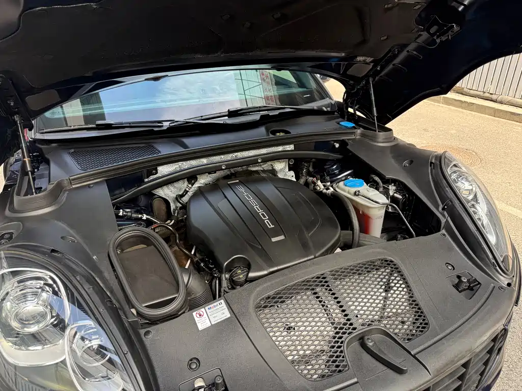 Porsche Macan — миниатюра 17