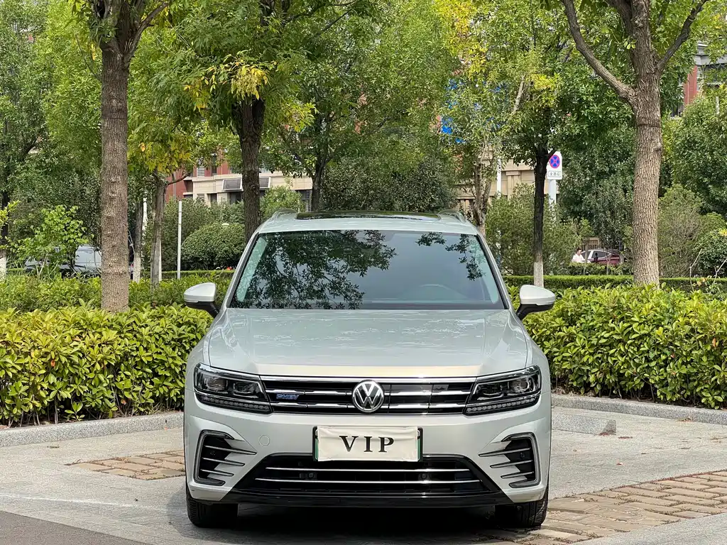 Volkswagen Tiguan L PHEV — миниатюра 2