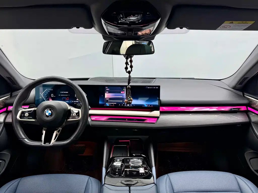 BMW 5 Series — миниатюра 21