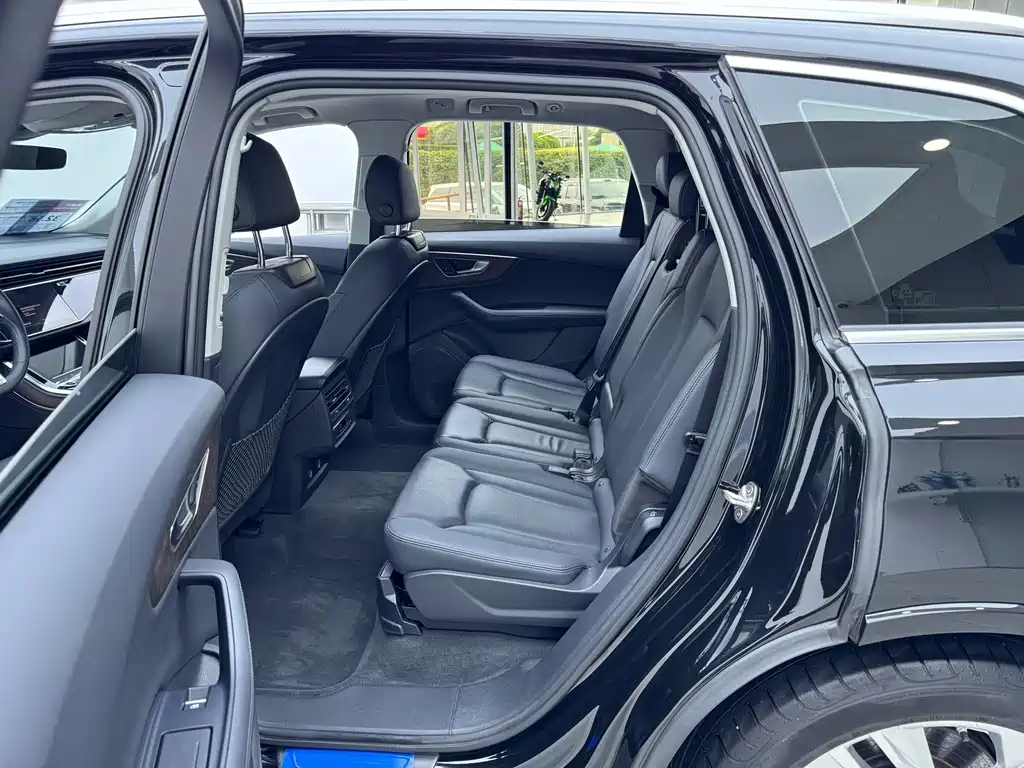 Audi Q7 — миниатюра 8