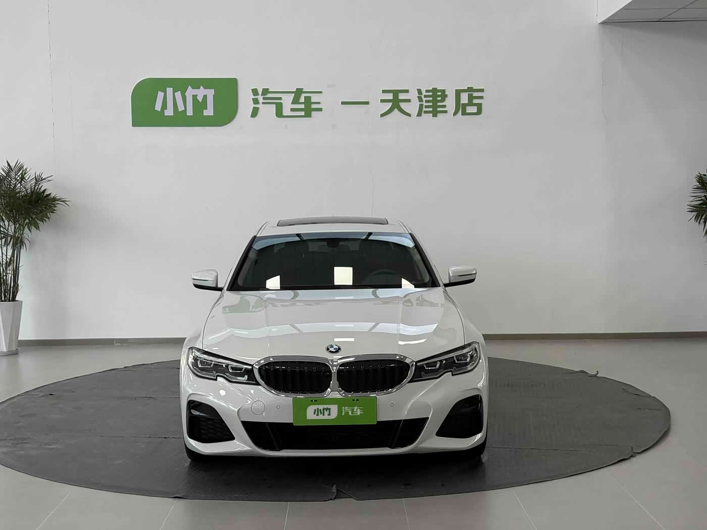 BMW 3 Series 2.0 л 2022 г. Белый, пробег 15000 км