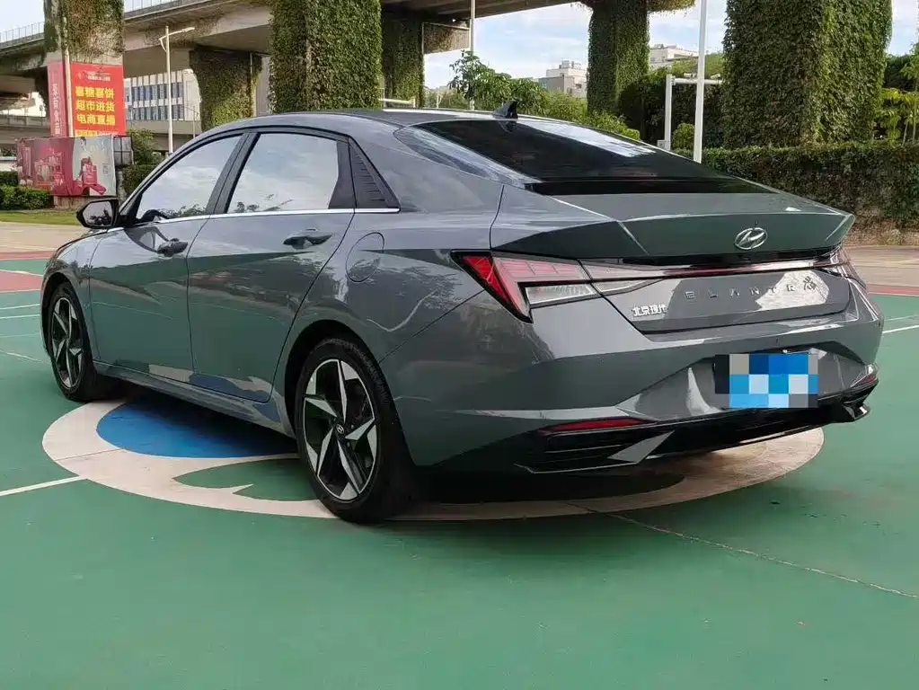 Hyundai Elantra — миниатюра 9