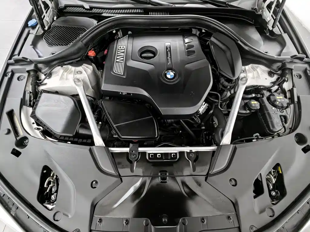BMW 5 Series — миниатюра 6