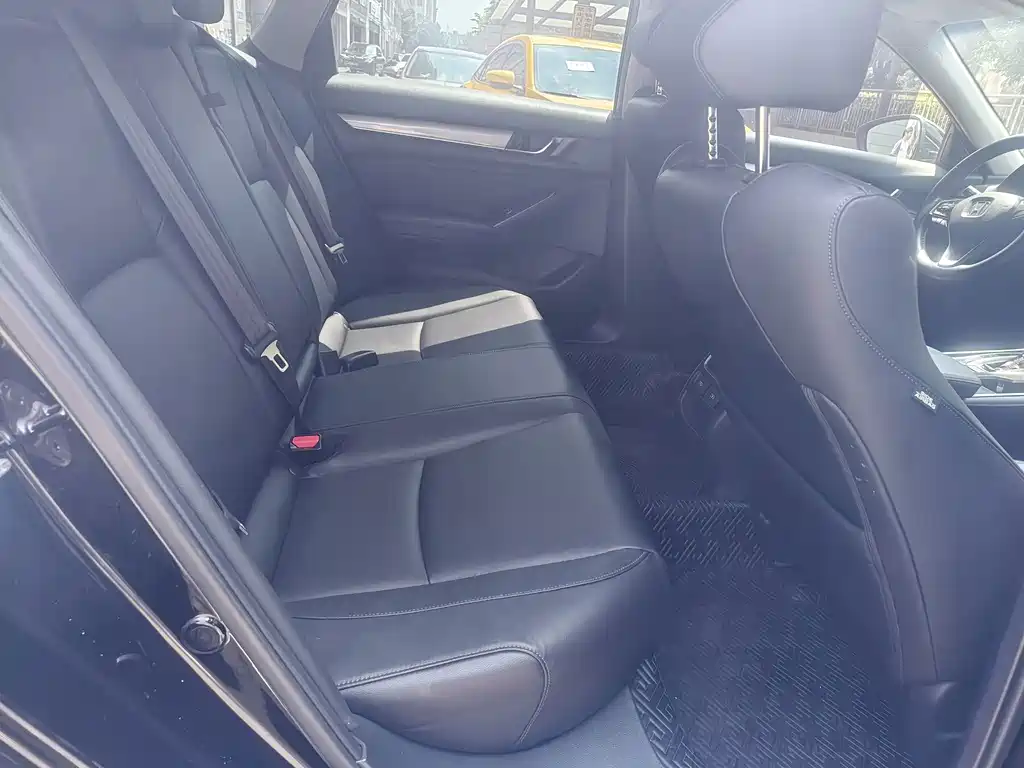 Honda Accord — миниатюра 5