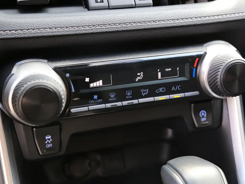 Toyota RAV4 — миниатюра 9