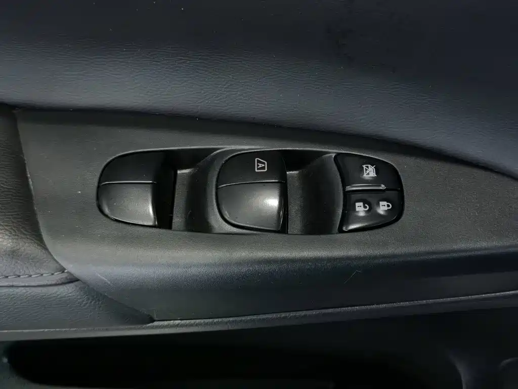 Nissan Sylphy — миниатюра 9