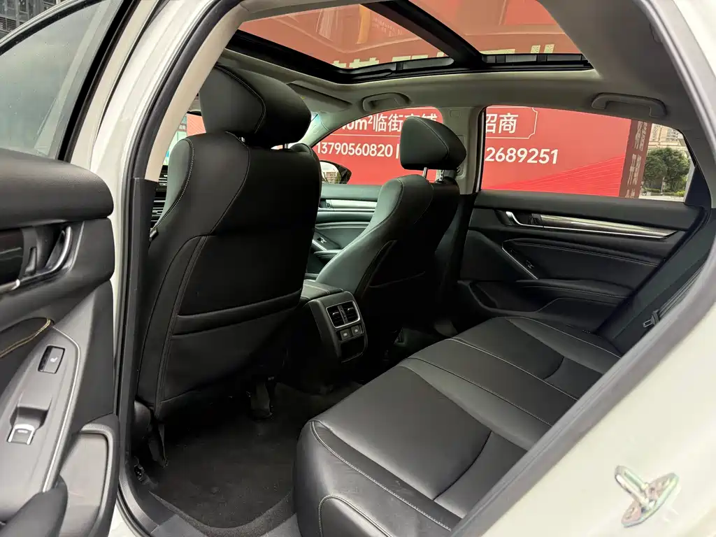Honda Accord — миниатюра 9