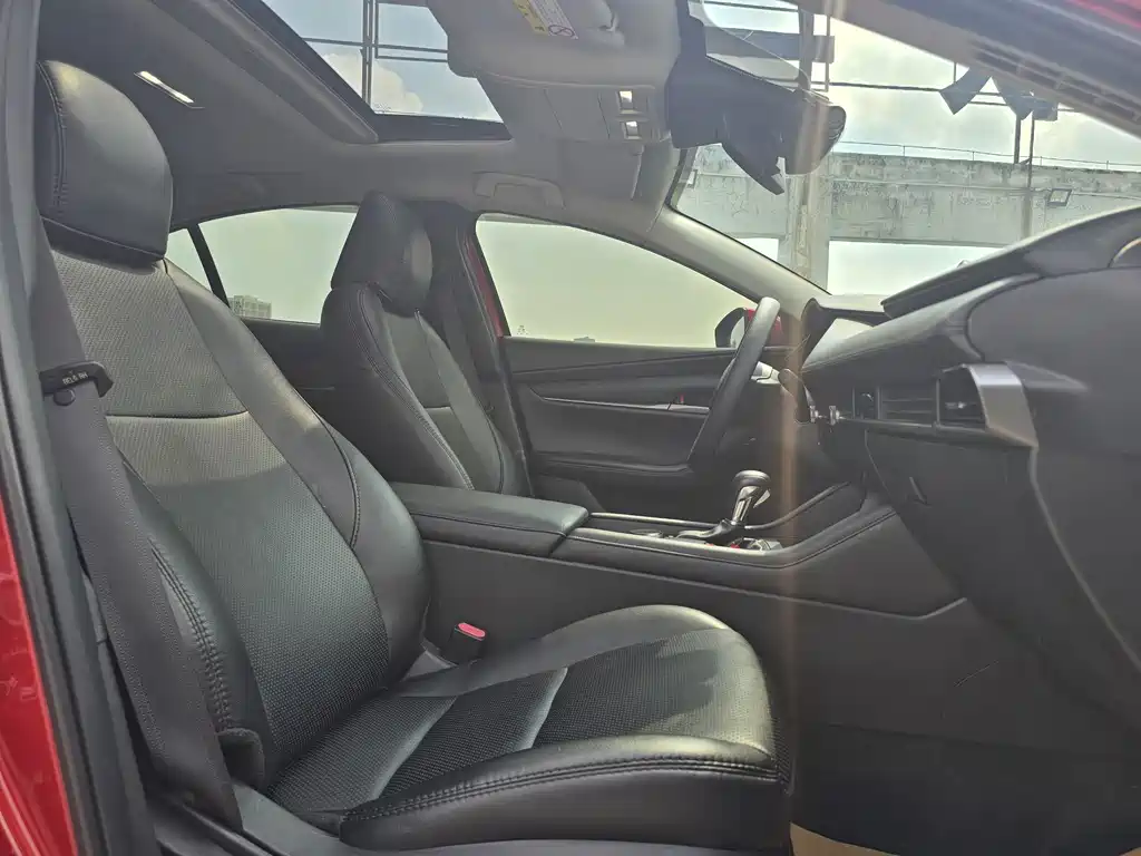 Mazda 3 Axela — миниатюра 8