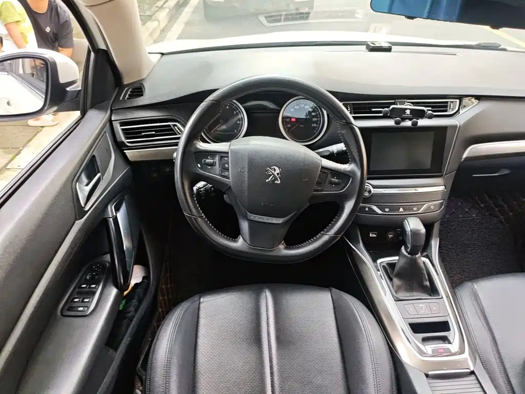Peugeot 408 — миниатюра 11