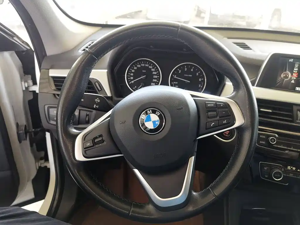BMW X1 — миниатюра 11