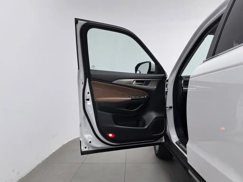 Changan CS95 — миниатюра 8