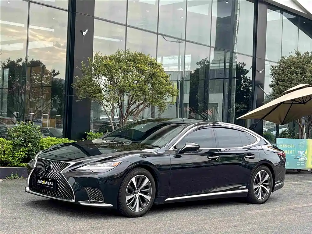 Lexus LS