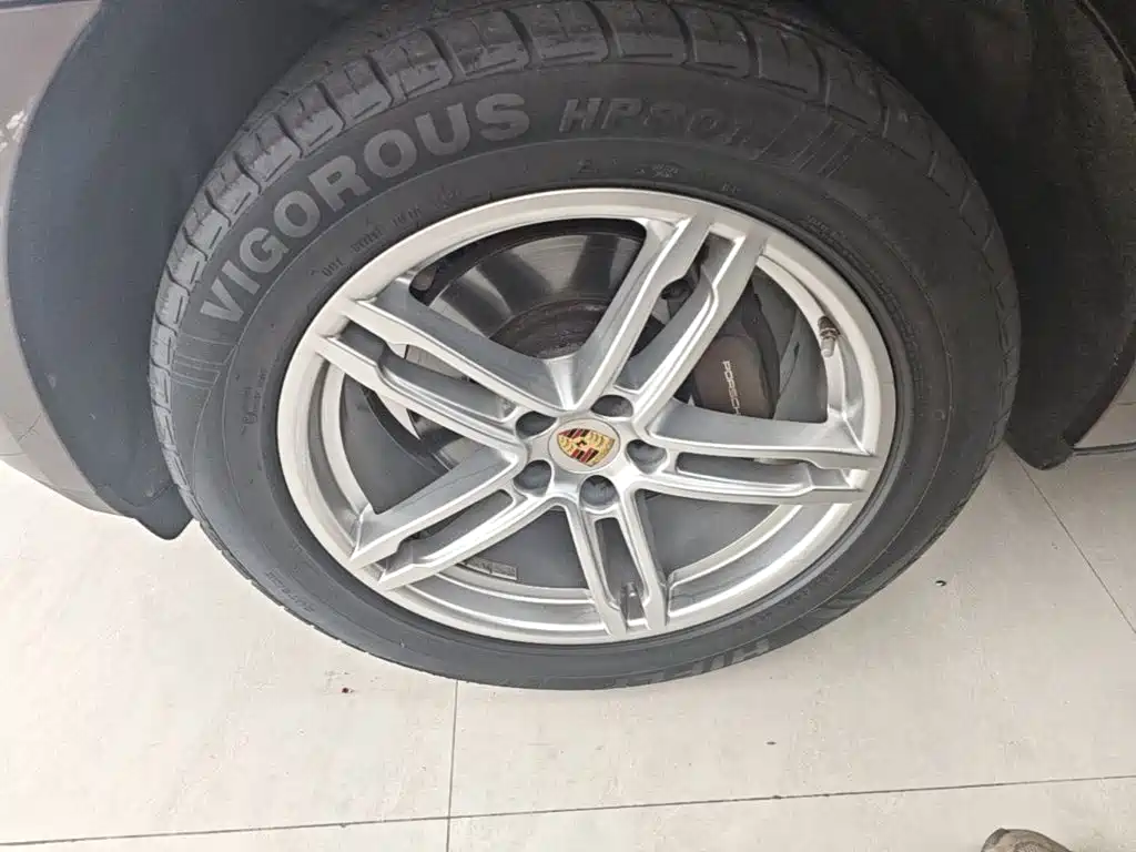 Porsche Macan — миниатюра 23