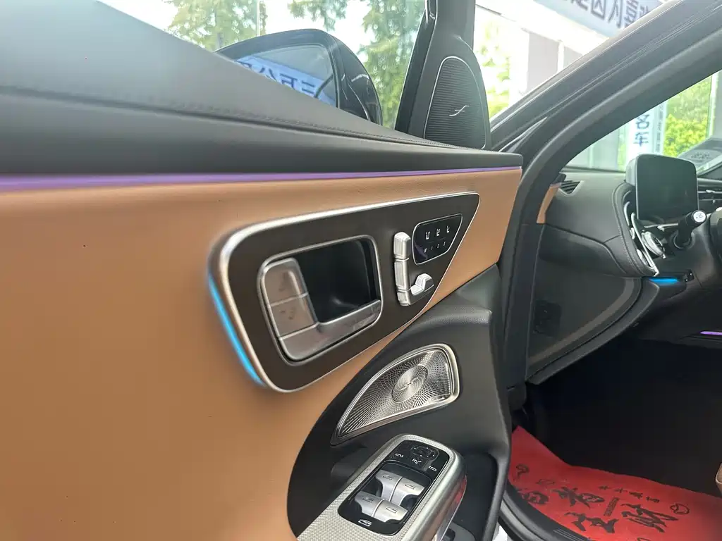 Mercedes-Benz E-Class — миниатюра 4