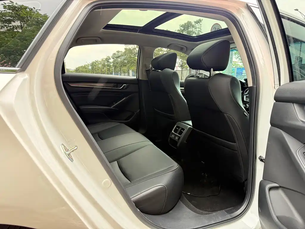 Honda Accord — миниатюра 10