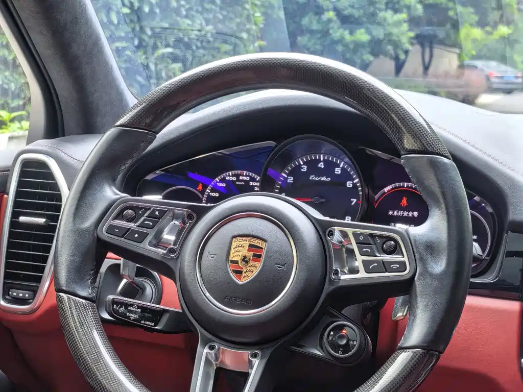 Porsche Cayenne — миниатюра 6