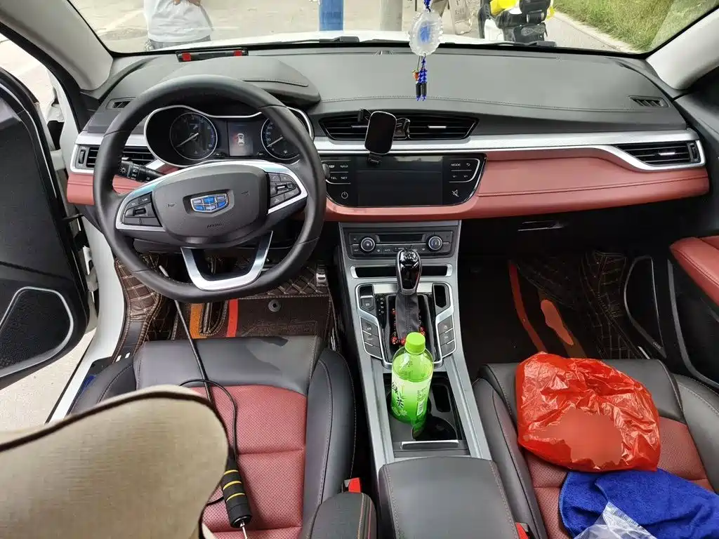 Geely Vision S1 — миниатюра 5