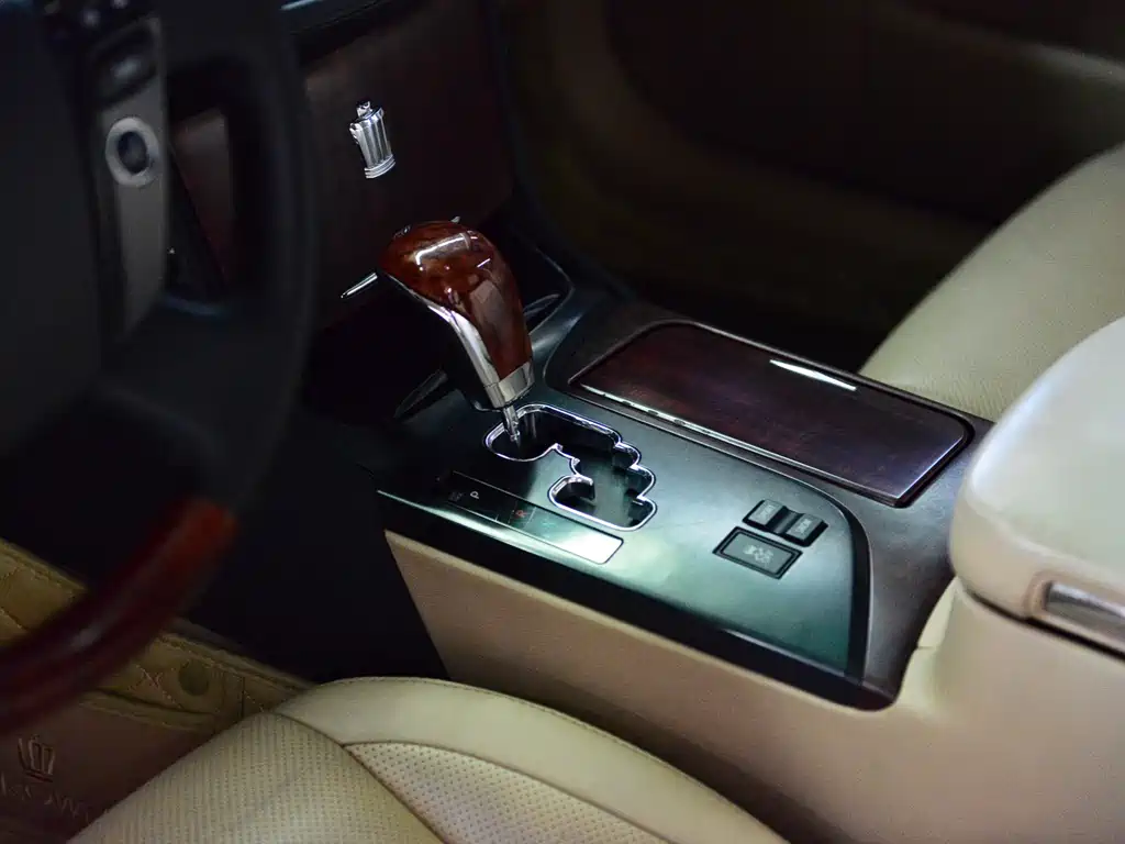 Toyota Crown — миниатюра 16