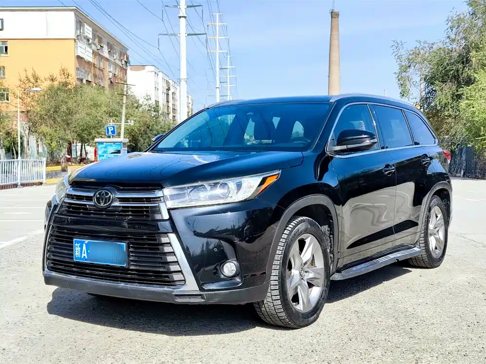 TOYOTA HIGHLANDER