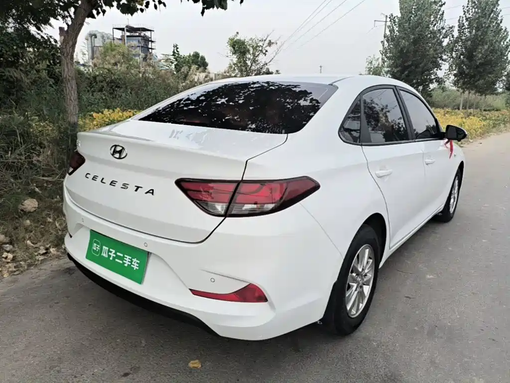 Hyundai Elantra — миниатюра 7