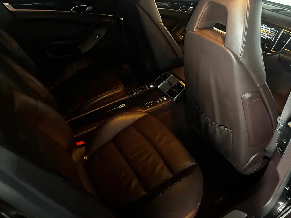 Porsche Panamera — миниатюра 7