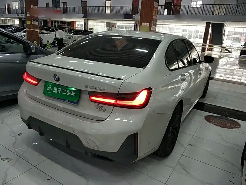 BMW 3 Series — миниатюра 7