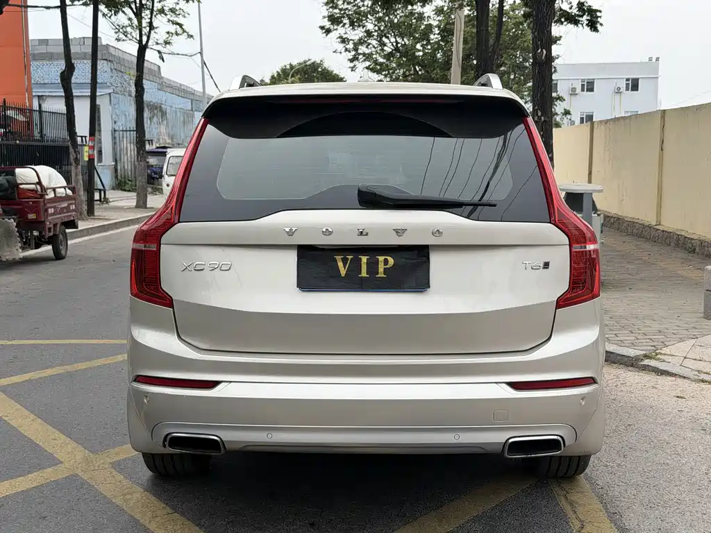 Volvo XC90 — миниатюра 8