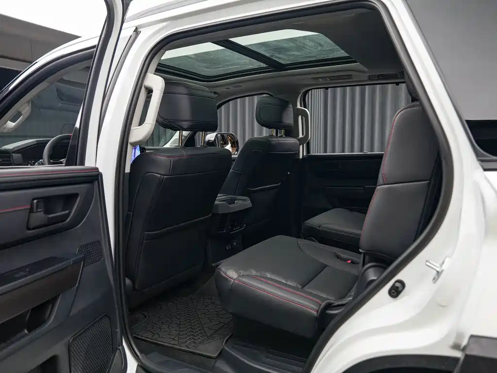 Toyota Sequoia — миниатюра 7