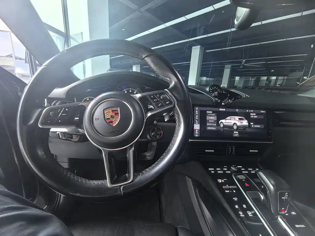 Porsche Cayenne Hybrid — миниатюра 6