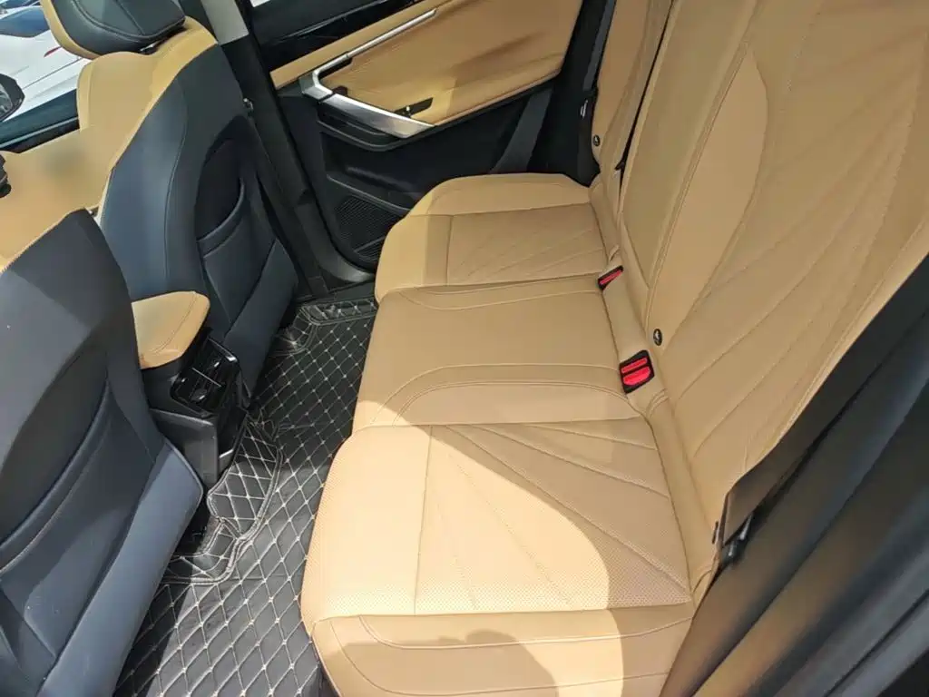 Geely Boyue L — миниатюра 17