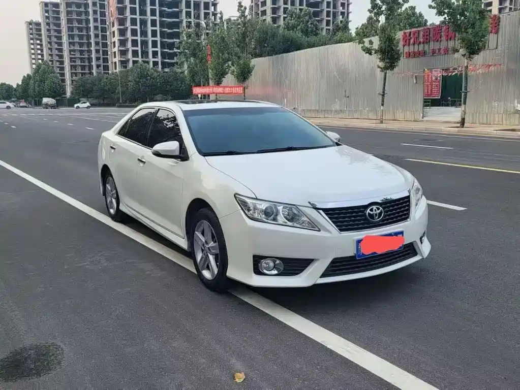Toyota Camry — миниатюра 3