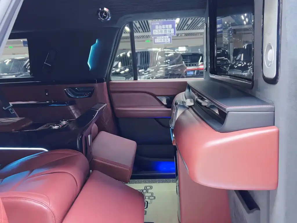 Lincoln Navigator — миниатюра 7