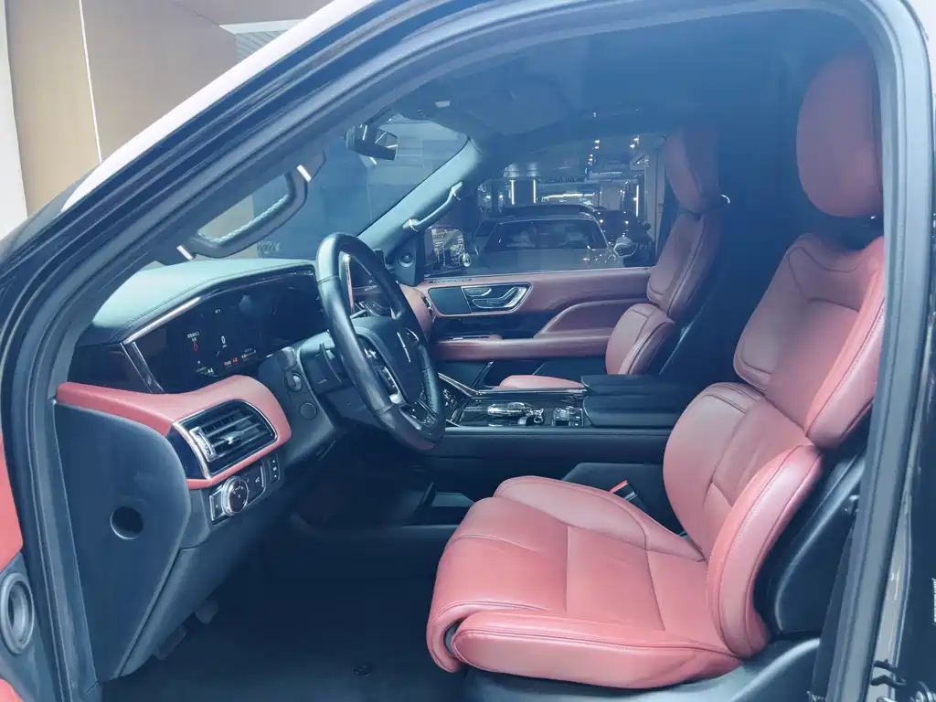 Lincoln Navigator — миниатюра 12
