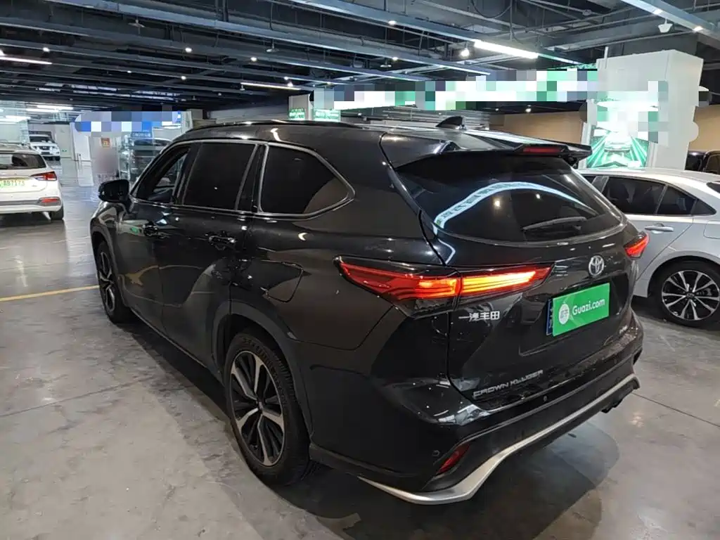 Toyota Crown Kluger — миниатюра 5