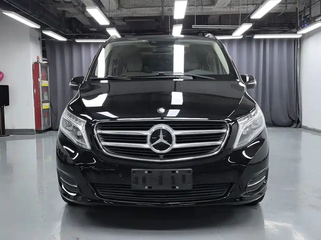 Mercedes-Benz V-Class — миниатюра 2