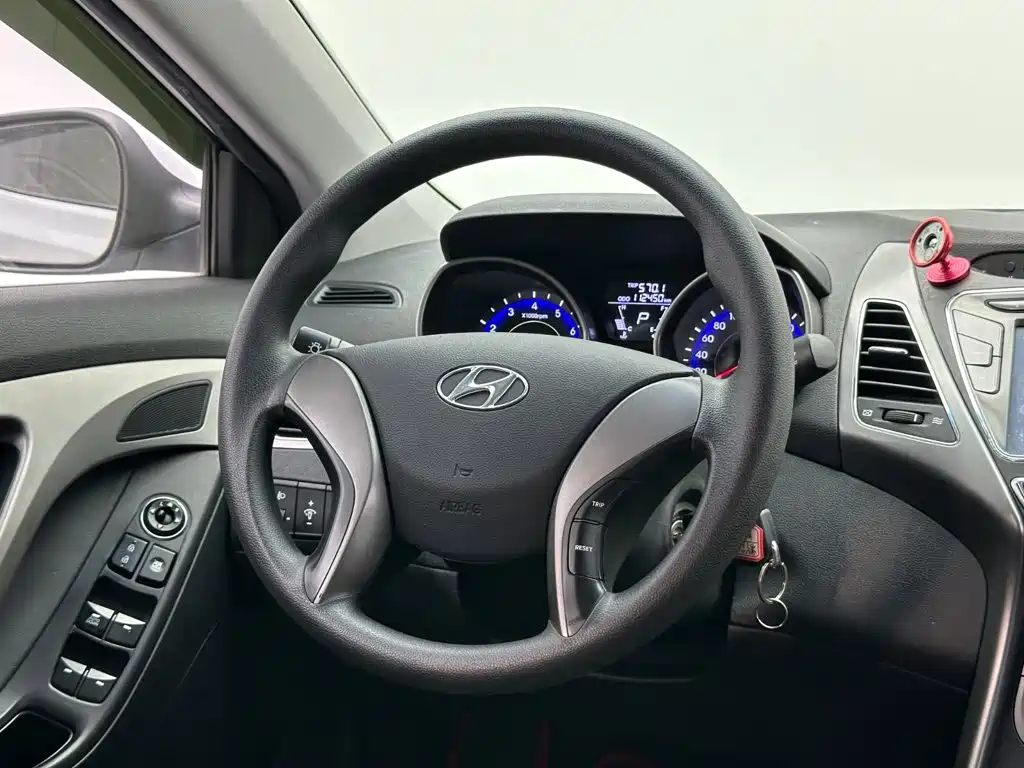 Hyundai Elantra Langdong — миниатюра 17