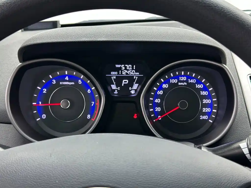 Hyundai Elantra Langdong — миниатюра 12
