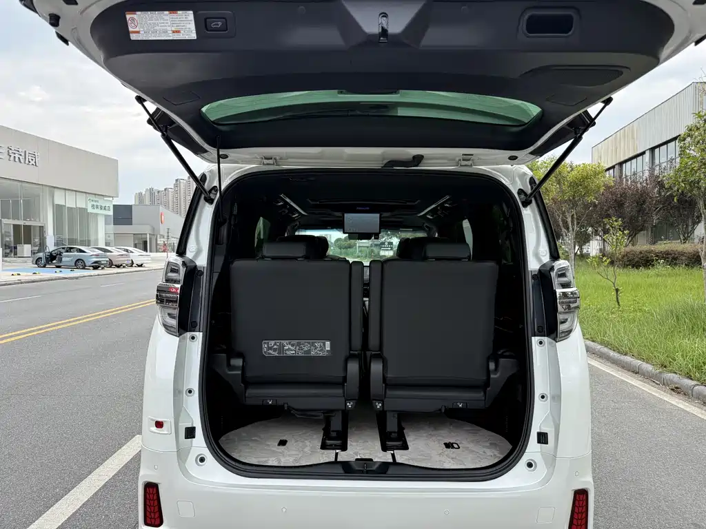 Toyota Vellfire — миниатюра 19