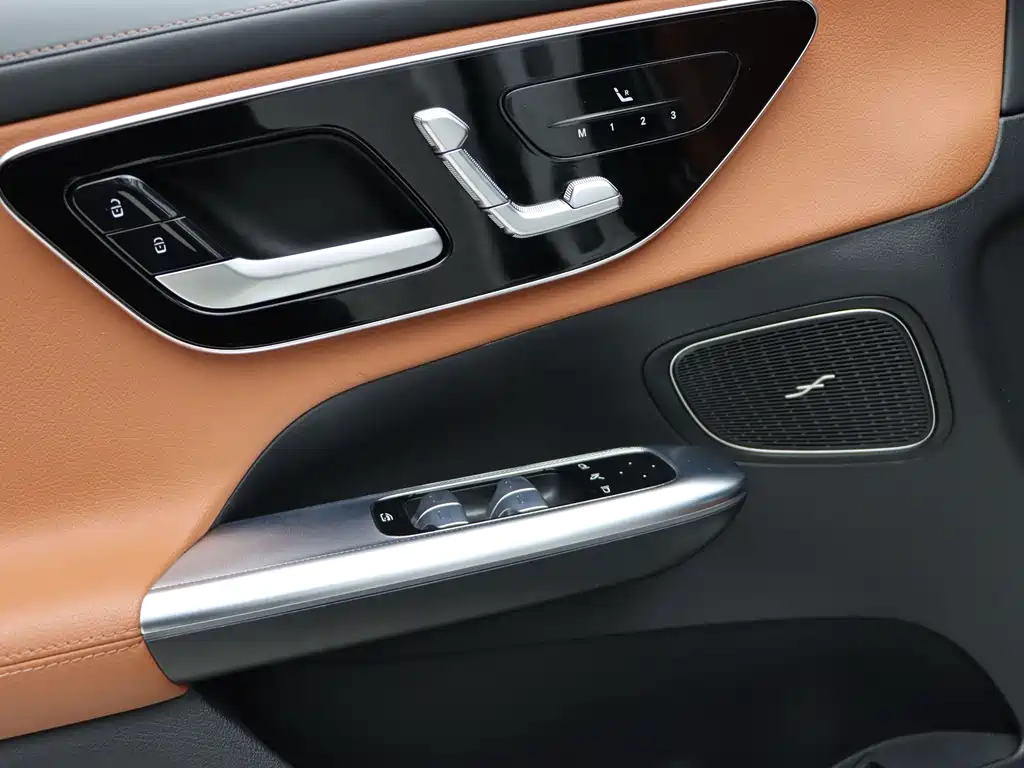 Mercedes-Benz GLC — миниатюра 10