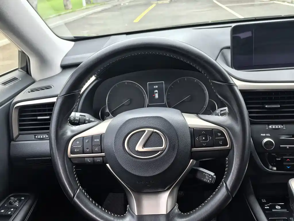 Lexus RX — миниатюра 13