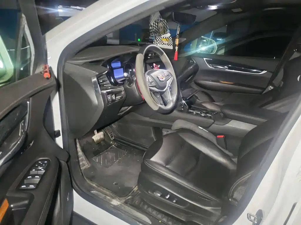Cadillac XT5 — миниатюра 5