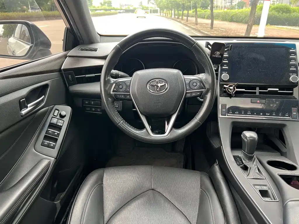 Toyota Avalon — миниатюра 9