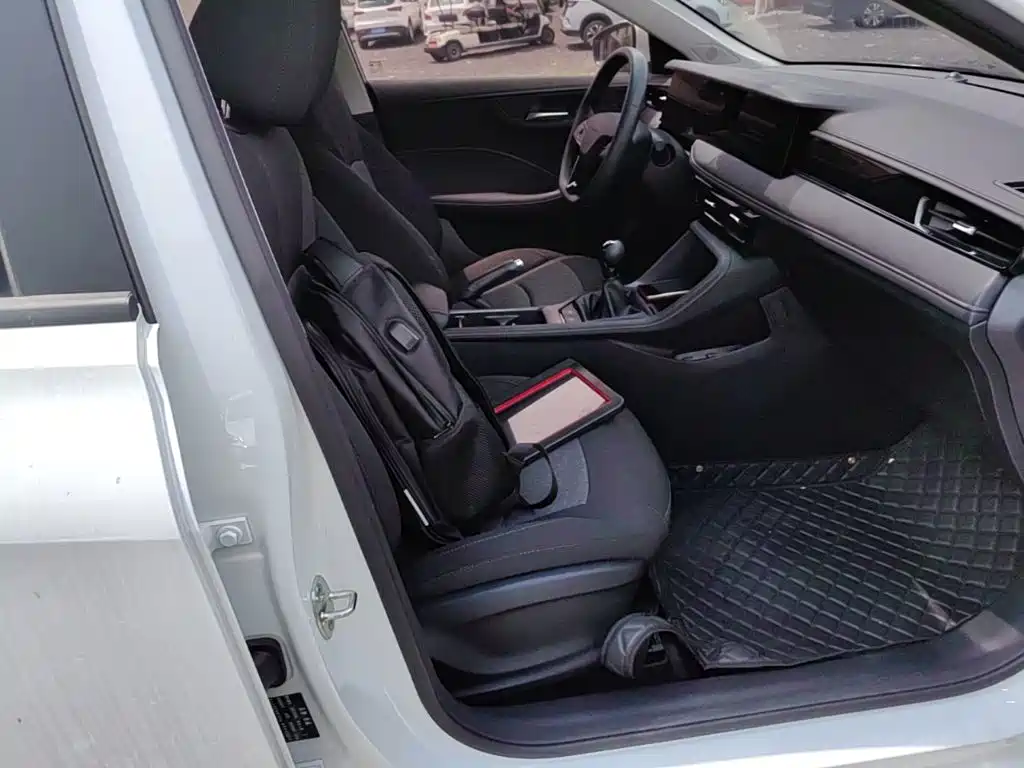 Roewe i5 — миниатюра 20