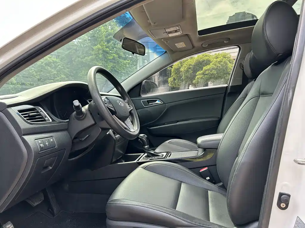 Hyundai Mistra 2014 1.8L AT GLS