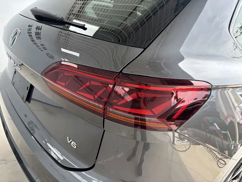 Volkswagen Touareg — миниатюра 9