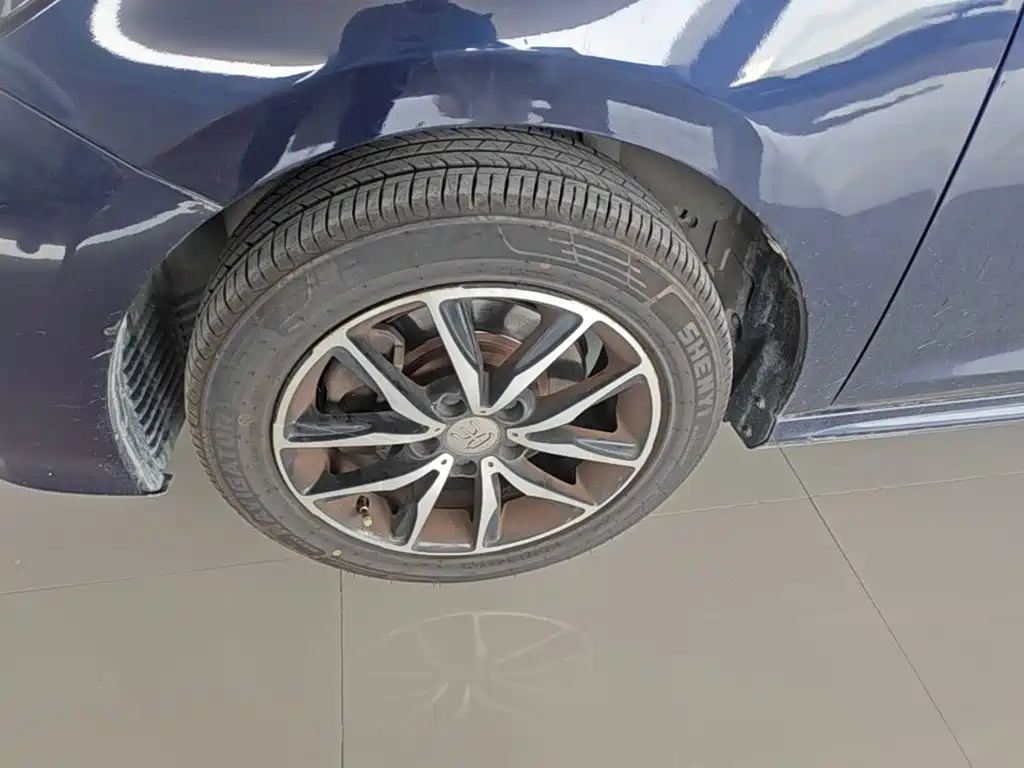 BYD MAX — миниатюра 23