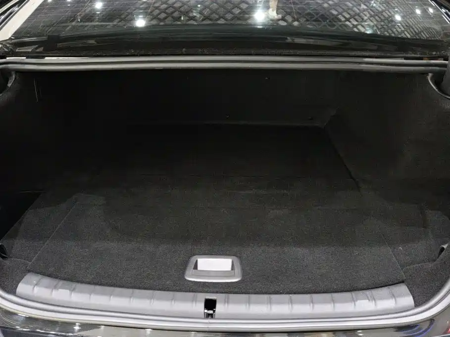BMW 5 Series New Energy — миниатюра 23