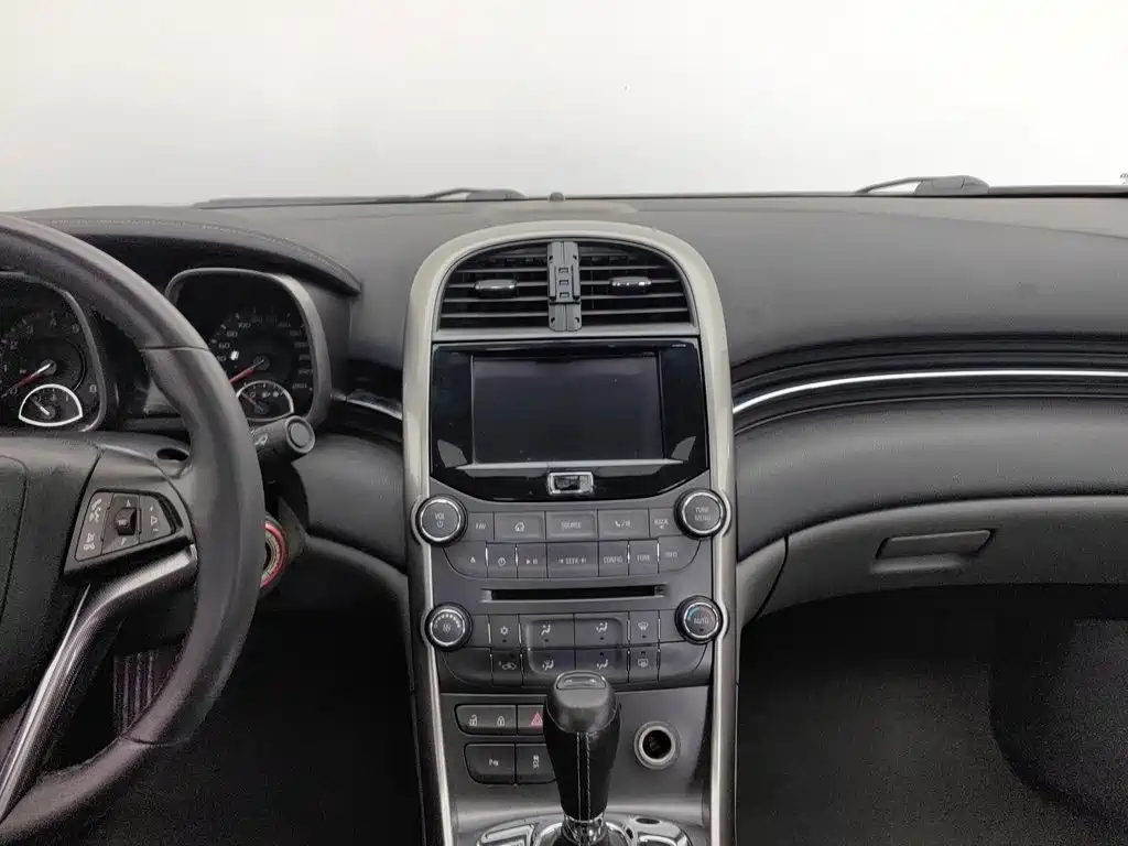 Chevrolet Malibu — миниатюра 12
